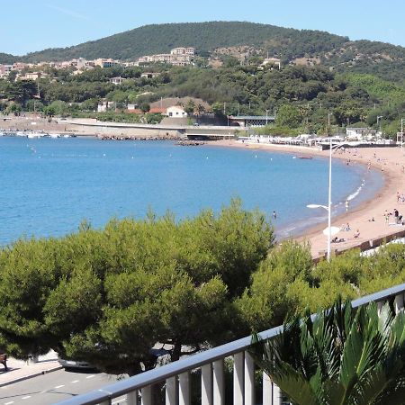 Emplacement Privilegie Pour Ce Bel Appartement Saint-Raphaël Eksteriør billede